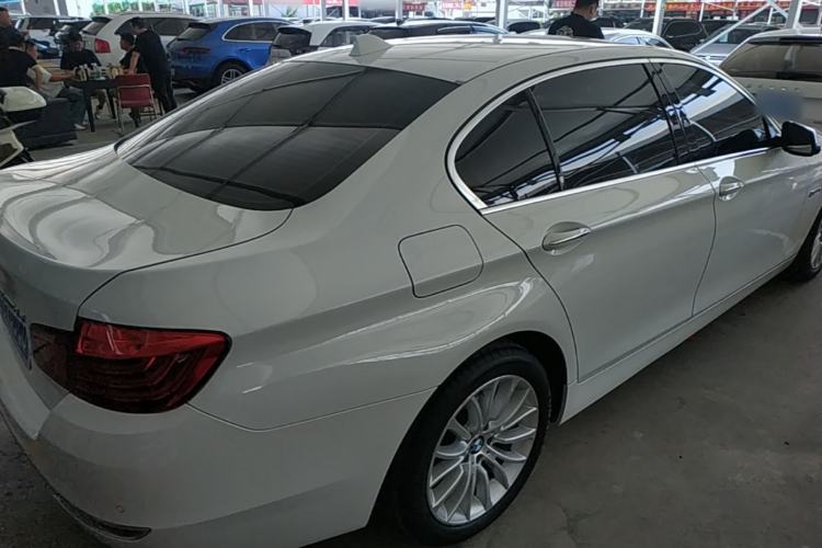 Used BMW 5 Series 2014 525Li Luxury Design Package Rear Right 45 Deg