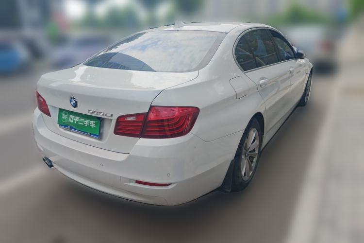 Used BMW 5 Series 2014 520Li Elegant Model Rear Right 45 Deg