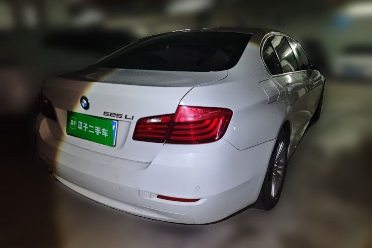Used BMW 5 Series 2014 525Li Leading Model Rear Right 45 Deg