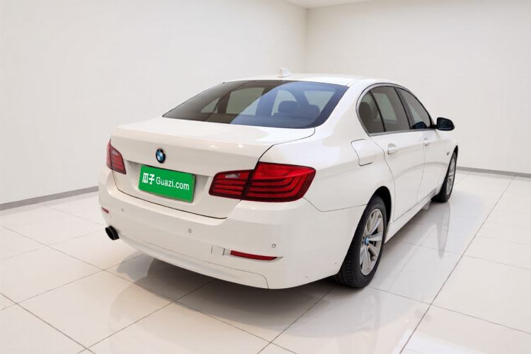 Used BMW 5 Series 2014 520Li Elegant Model Rear Right 45 Deg
