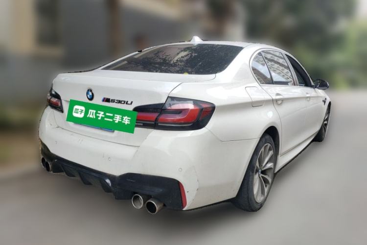 Used BMW 5 Series 2014 520Li Elegant Model Rear Right 45 Deg