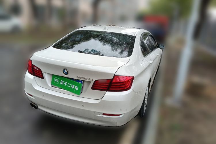 Used BMW 5 Series 2014 525Li Leading Model Rear Right 45 Deg