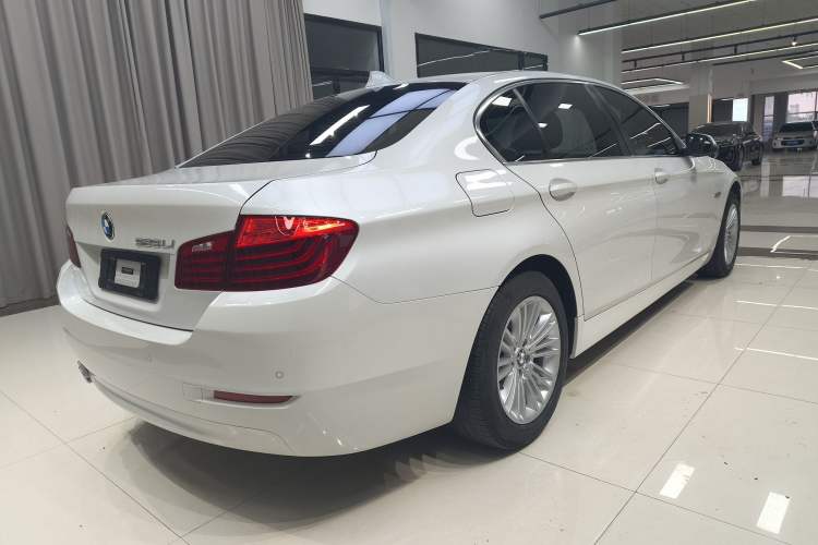 Used BMW 5 Series 2014 525Li Leading Model Rear Right 45 Deg