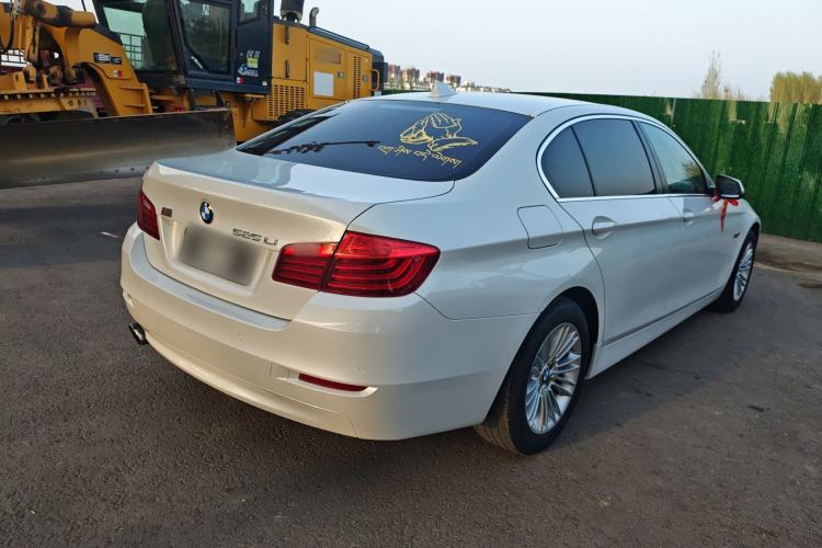 Used BMW 5 Series 2014 525Li Leading Model Rear Right 45 Deg