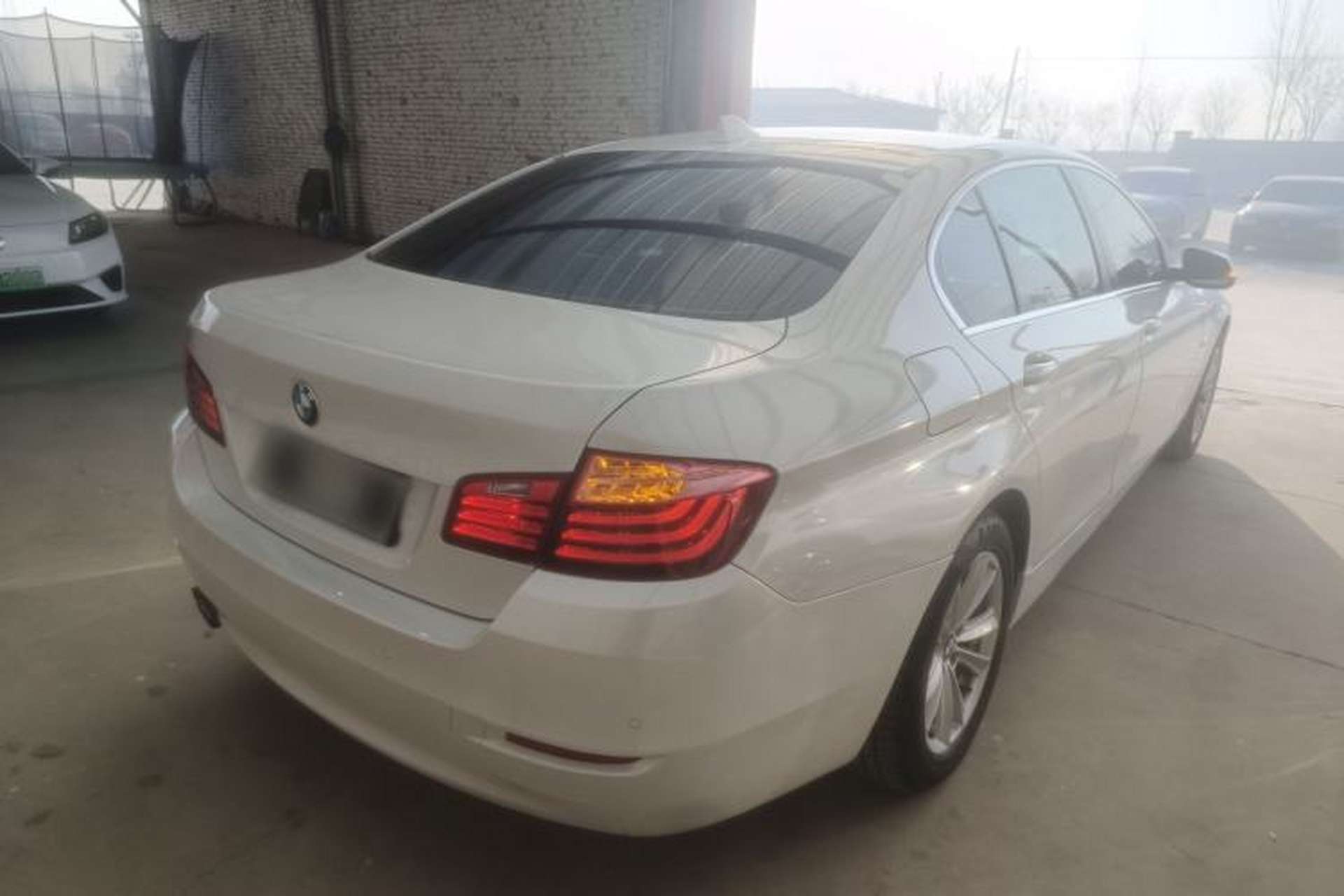 Used BMW 5 Series 2014 520Li Elegant Model Rear Right 45 Deg