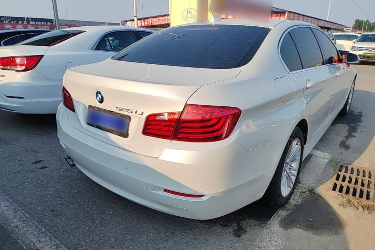 Used BMW 5 Series 2014 525Li Leading Model Rear Right 45 Deg