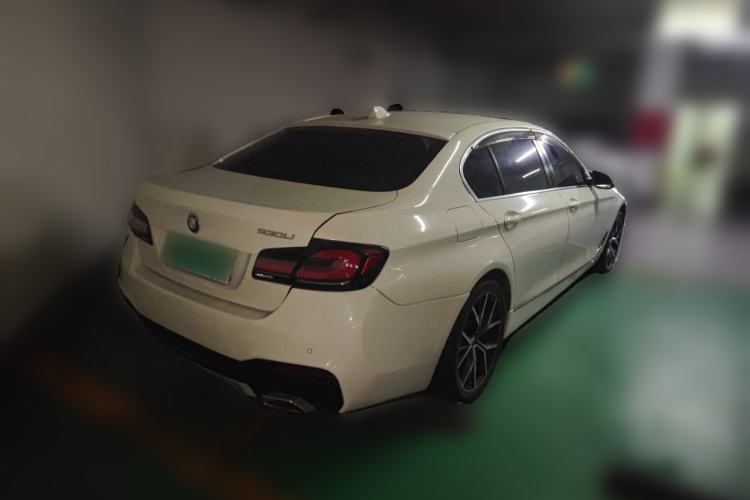 Used BMW 5 Series 2014 525Li Leading Model Rear Right 45 Deg