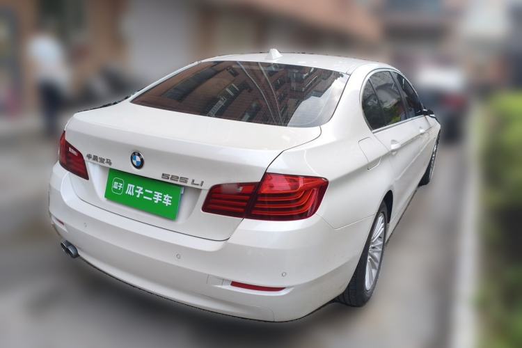 Used BMW 5 Series 2014 525Li Leading Model Rear Right 45 Deg
