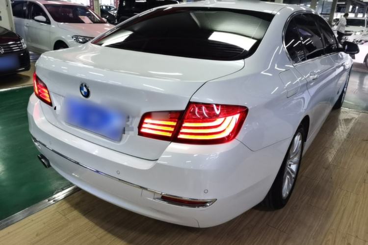 Used BMW 5 Series 2014 525Li Luxury Design Package Rear Right 45 Deg
