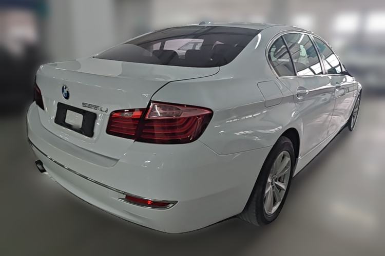 Used BMW 5 Series 2014 520Li Elegant Model Rear Right 45 Deg