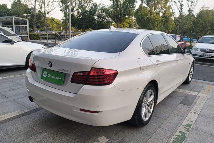 Used BMW 5 Series 2014 520Li Elegant Model Rear Right 45 Deg