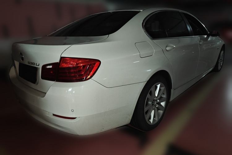 Used BMW 5 Series 2014 530Li Leading Model