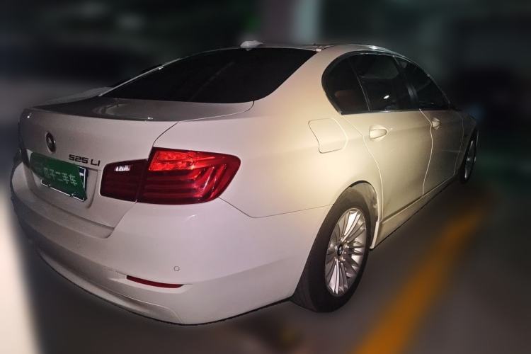 Used BMW 5 Series 2014 525Li Leading Model Rear Right 45 Deg