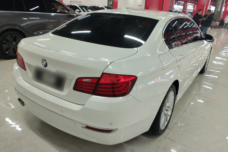 Used BMW 5 Series 2014 525Li Luxury Design Package Rear Right 45 Deg