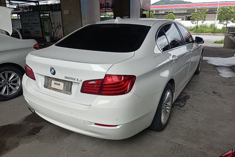Used BMW 5 Series 2014 525Li Leading Model Rear Right 45 Deg