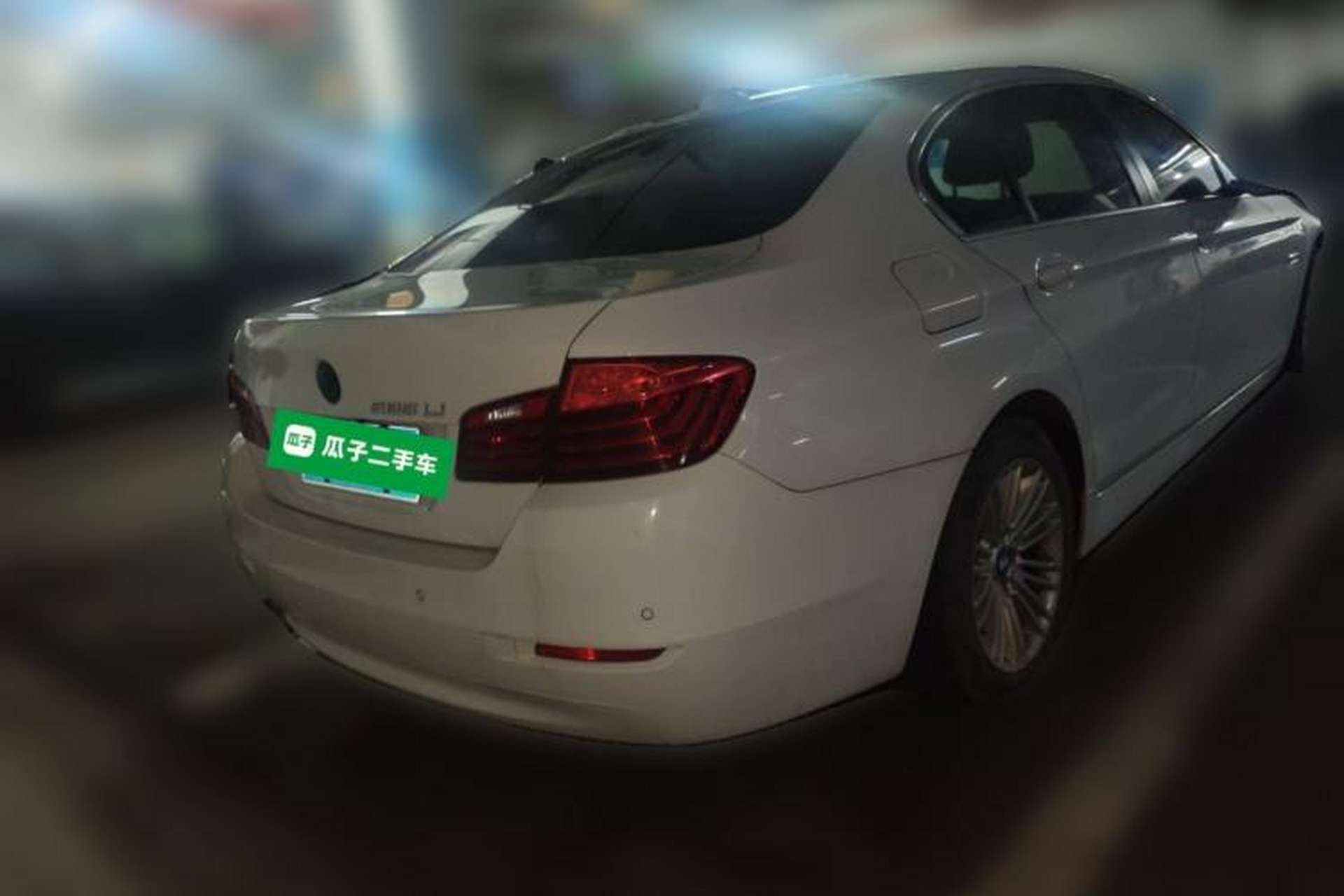 Used BMW 5 Series 2014 525Li Leading Model Rear Right 45 Deg