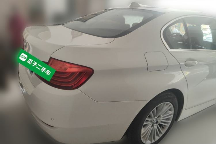 Used BMW 5 Series 2014 525Li Leading Model Rear Right 45 Deg