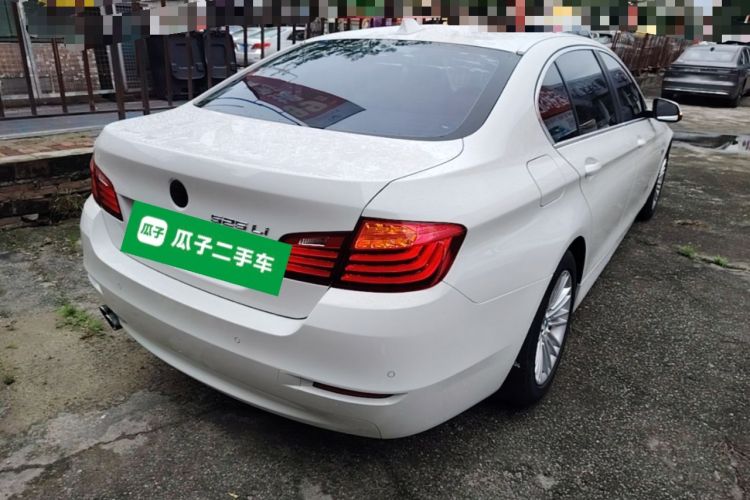 Used BMW 5 Series 2014 525Li Leading Model Rear Right 45 Deg