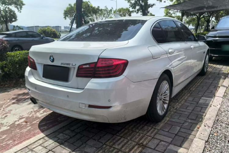 Used BMW 5 Series 2014 525Li Leading Model Rear Right 45 Deg