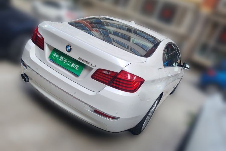 Used BMW 5 Series 2014 525Li Luxury Design Package Rear Right 45 Deg