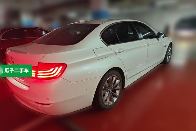 Used BMW 5 Series 2014 528Li Leading Model Rear Right 45 Deg