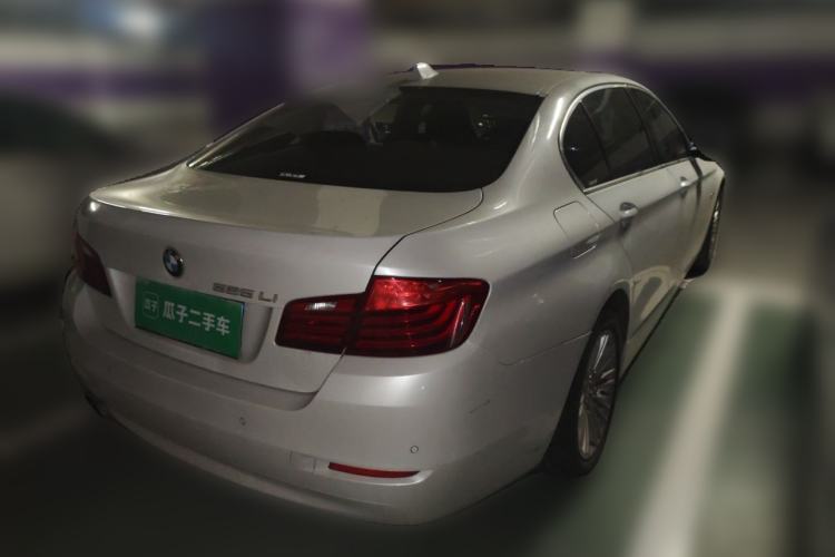Used BMW 5 Series 2014 525Li Leading Model Rear Right 45 Deg