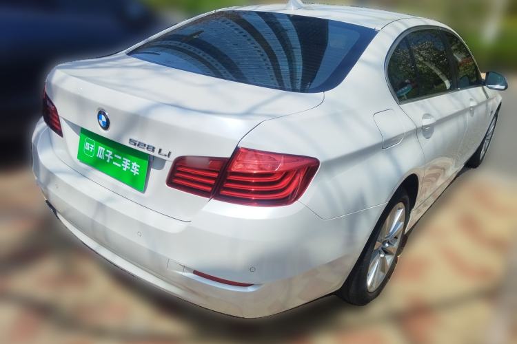 Used BMW 5 Series 2014 528Li Leading Model Rear Right 45 Deg