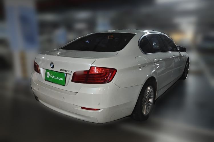 Used BMW 5 Series 2014 525Li Leading Model Rear Right 45 Deg