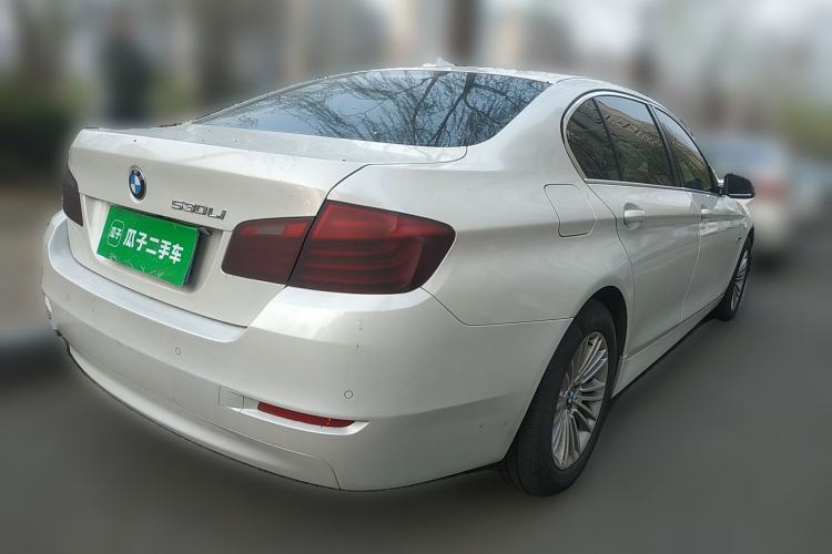 Used BMW 5 Series 2014 525Li Leading Model Rear Right 45 Deg