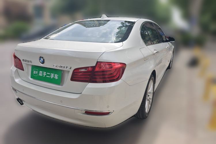 Used BMW 5 Series 2014 525Li Luxury Design Package Rear Right 45 Deg