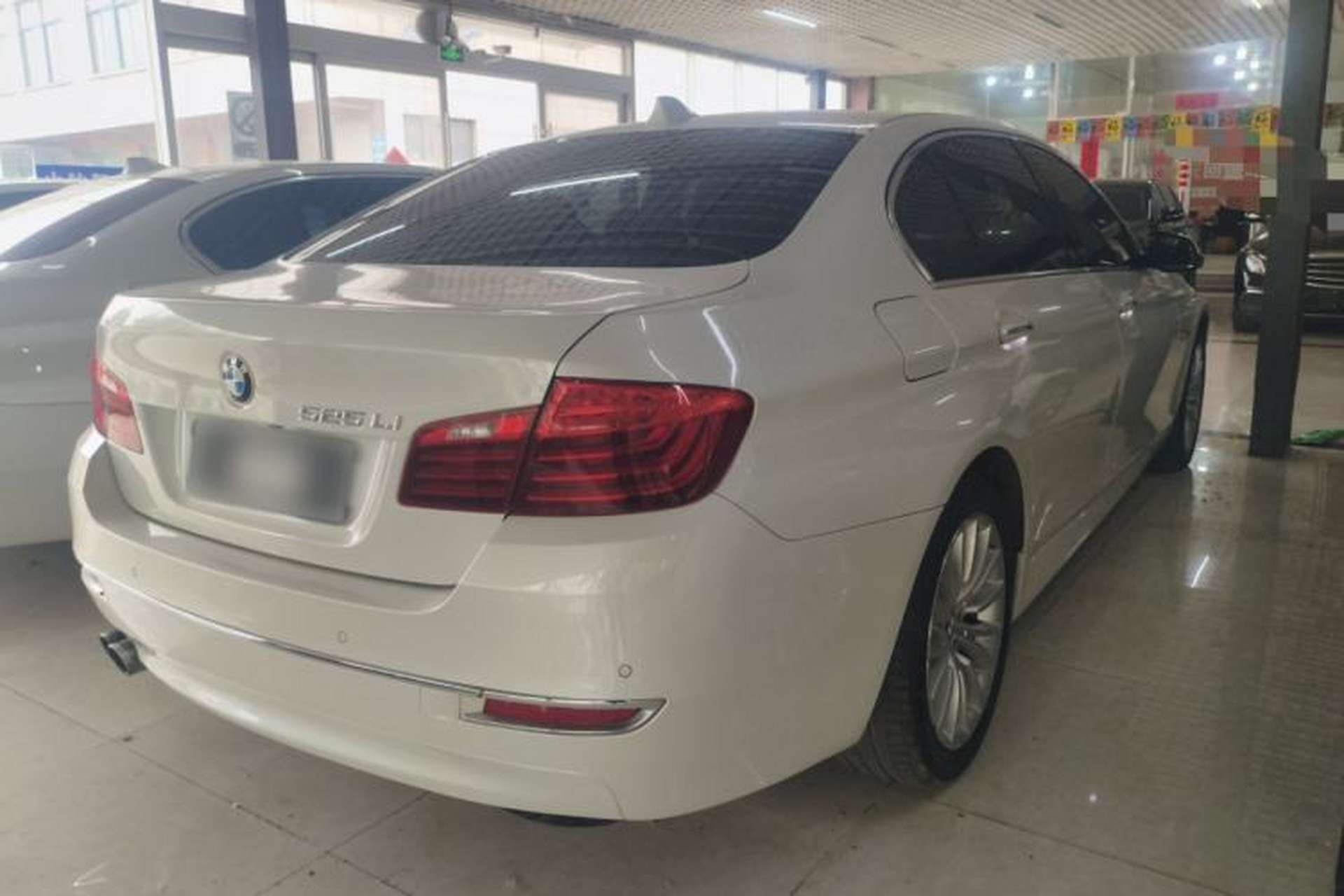 Used BMW 5 Series 2014 525Li Luxury Design Package Rear Right 45 Deg