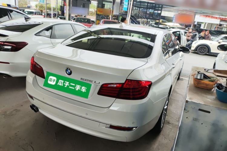 Used BMW 5 Series 2014 525Li Luxury Design Package Rear Right 45 Deg