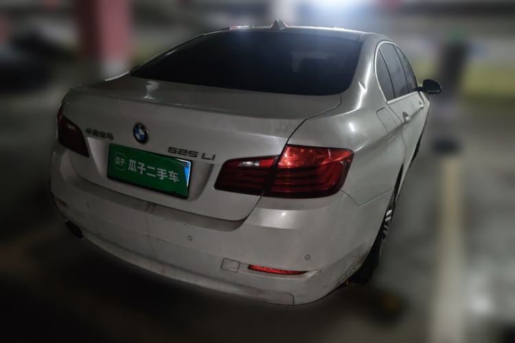 Used BMW 5 Series 2014 525Li Leading Model Rear Right 45 Deg