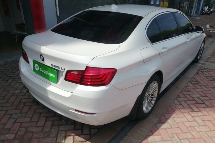 Used BMW 5 Series 2014 525Li Leading Model Rear Right 45 Deg