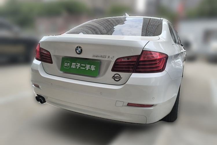 Used BMW 5 Series 2014 525Li Leading Model Rear Right 45 Deg