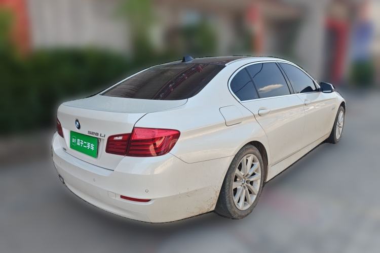 Used BMW 5 Series 2014 528Li Leading Model Rear Right 45 Deg