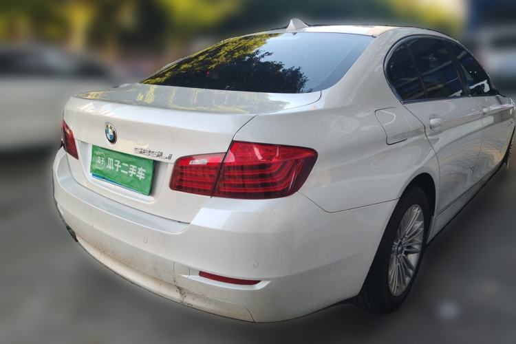 Used BMW 5 Series 2014 525Li Leading Model Rear Right 45 Deg
