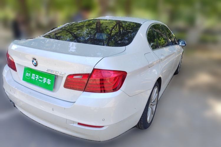 Used BMW 5 Series 2014 530Li Leading Model Rear Right 45 Deg