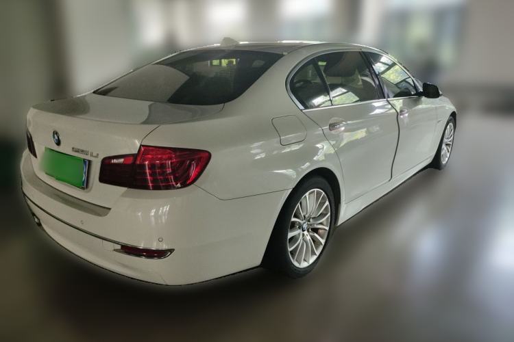 Used BMW 5 Series 2014 525Li Luxury Design Package Rear Right 45 Deg