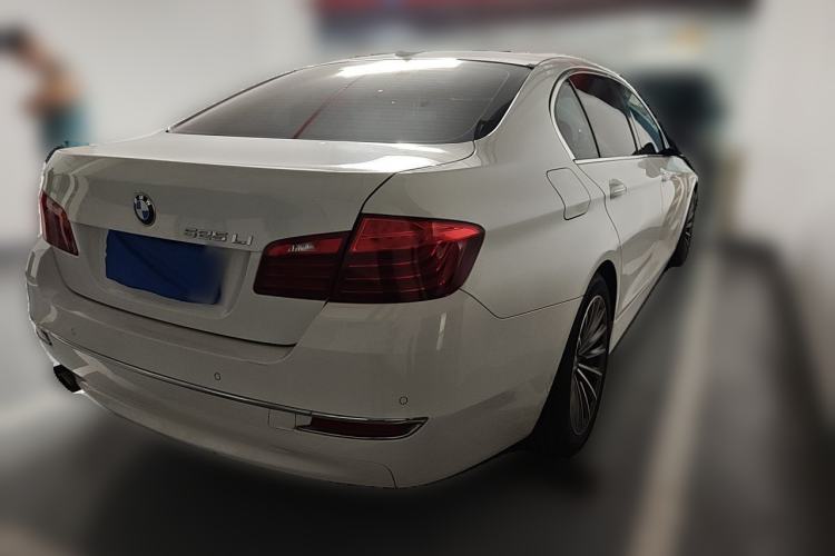 Used BMW 5 Series 2014 525Li Luxury Design Package Rear Right 45 Deg