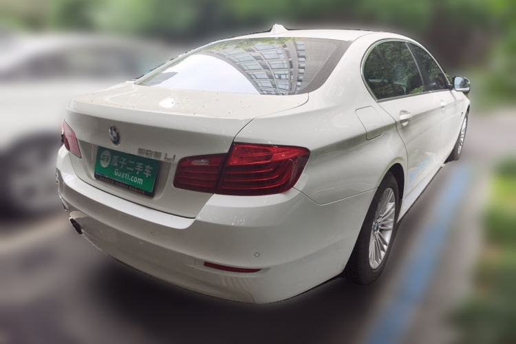 Used BMW 5 Series 2014 525Li Leading Model Rear Right 45 Deg