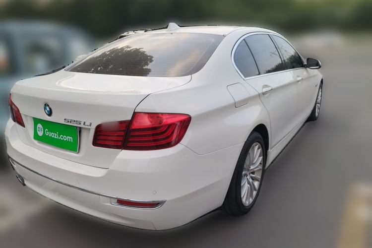 Used BMW 5 Series 2014 525Li Luxury Design Package Rear Right 45 Deg
