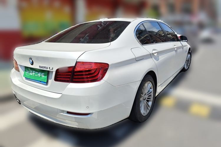 Used BMW 5 Series 2014 525Li Leading Model Rear Right 45 Deg