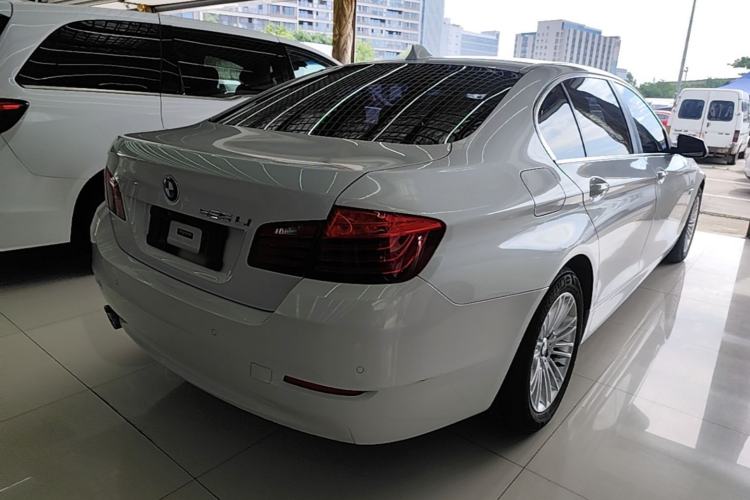 Used BMW 5 Series 2014 525Li Leading Model Rear Right 45 Deg