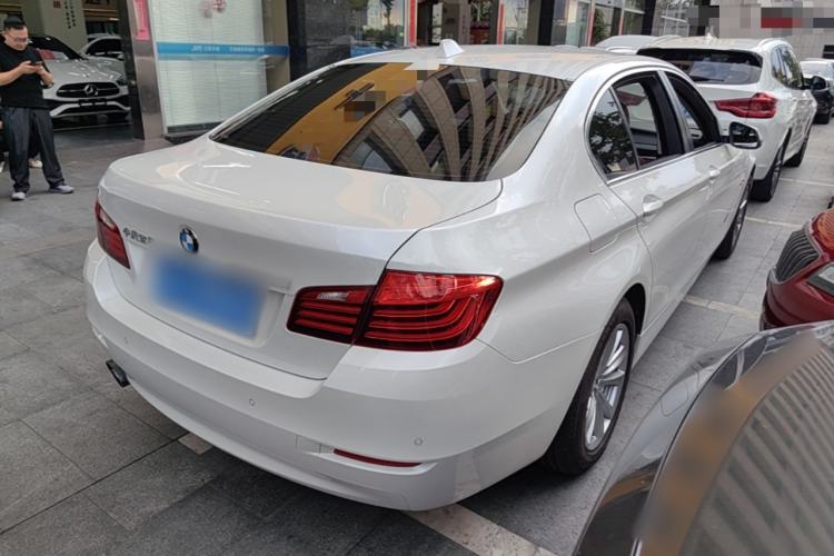 Used BMW 5 Series 2014 520Li Elegant Model Rear Right 45 Deg