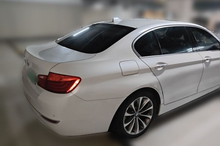 Used BMW 5 Series 2014 525Li Fashion Design Package Rear Right 45 Deg
