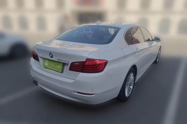Used BMW 5 Series 2014 525Li Leading Model Rear Right 45 Deg
