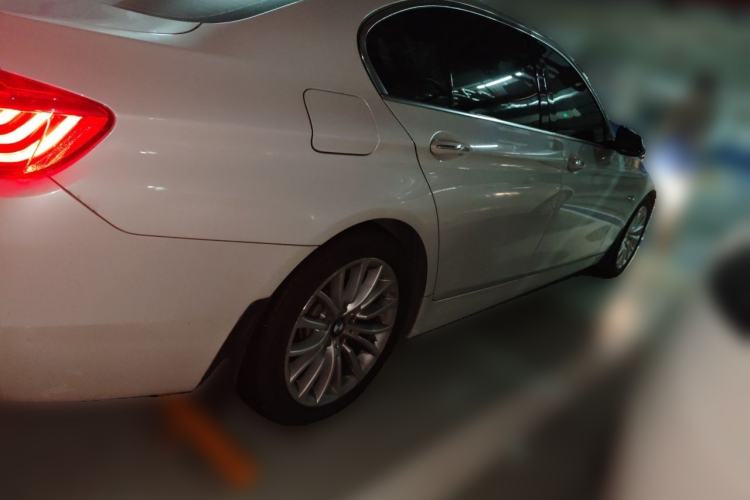 Used BMW 5 Series 2014 525Li Luxury Design Package Rear Right 45 Deg