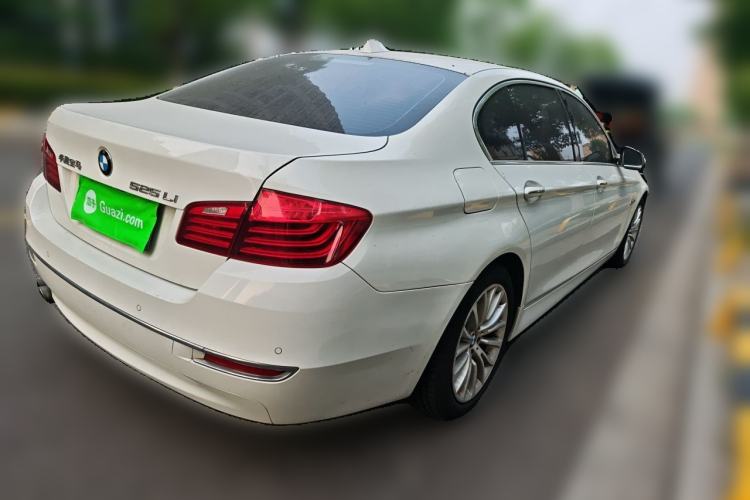 Used BMW 5 Series 2014 525Li Luxury Design Package Rear Right 45 Deg
