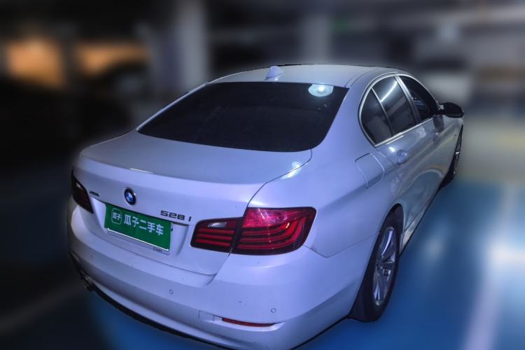 Used BMW 5 Series 2014 520i Elegant Edition Rear Right 45 Deg